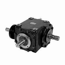 Hitam 14rpm Sampai 280rpm Helical Gear Reducer Sisi Gigi Kaku